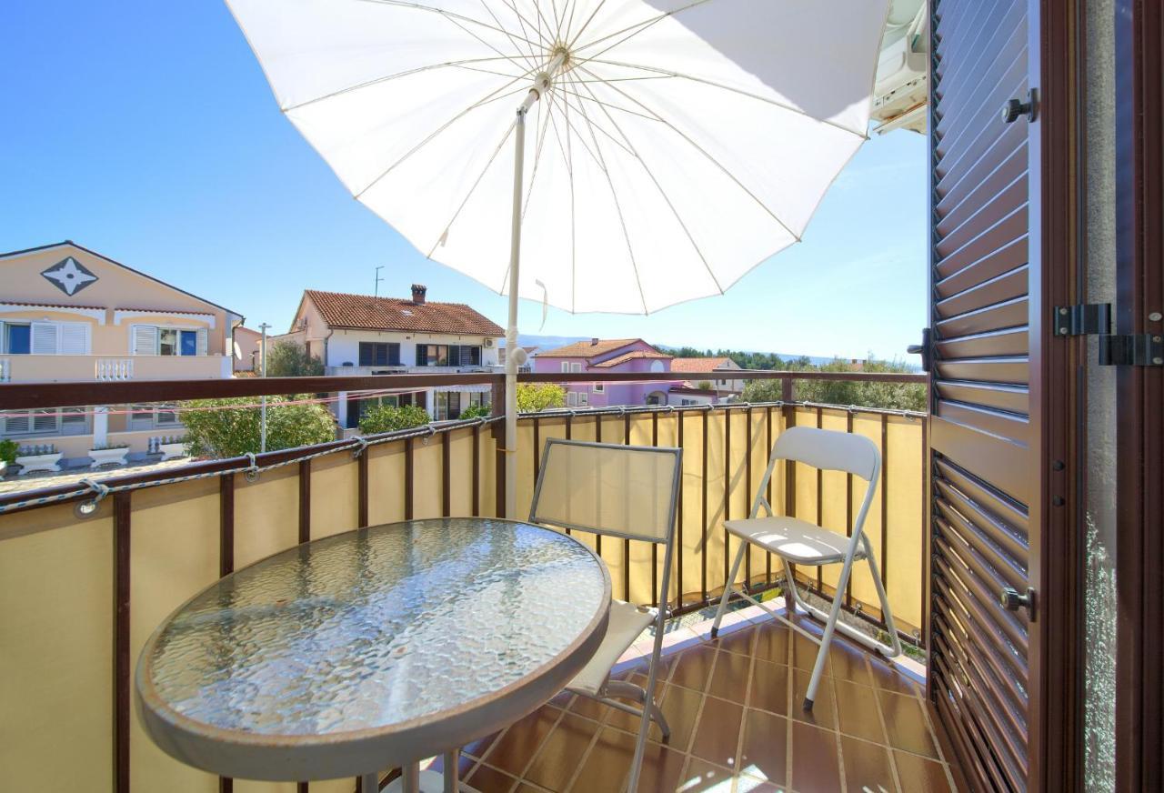 Studio Apartment Vesna Krk Town Zewnętrze zdjęcie